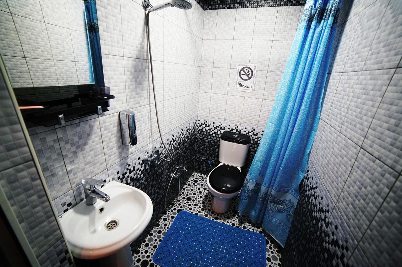 Amsterdam Hostel Баку Екстер'єр фото